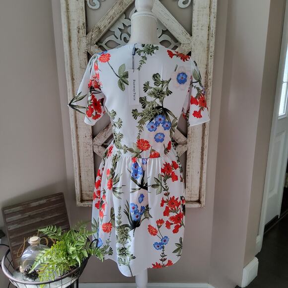 Runway Paris Women's Faux Wrap Surplice Mini A-Line Dress in Floral - Picture 6 of 14